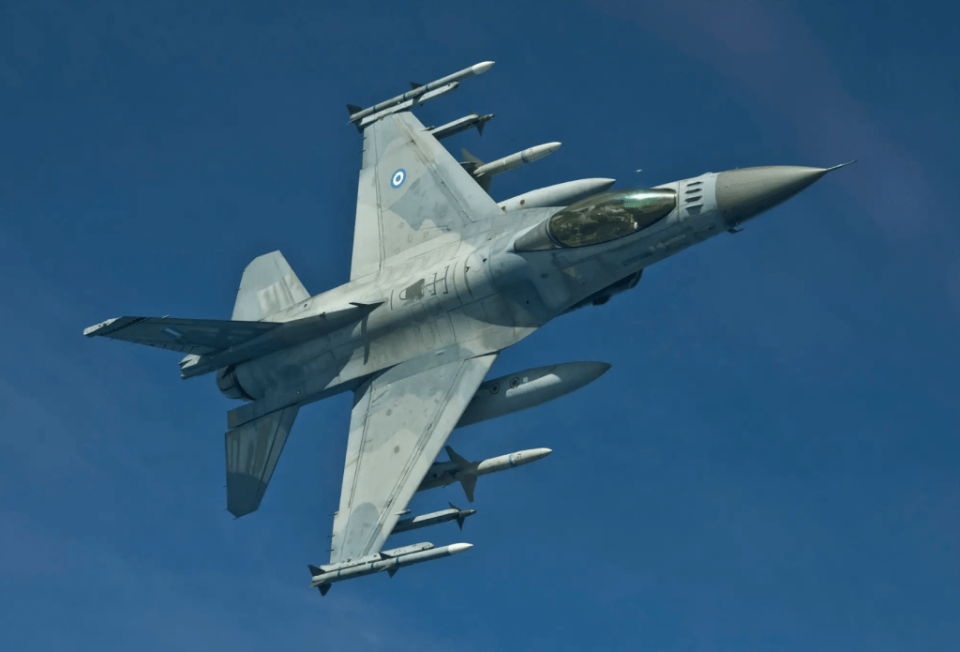 Not headed to Ukraine anytime soon: A Hellenic Air Force F-16C Block 50 armed with AGM-88 HARMs. <em>Hellenic Air Force</em><br>
