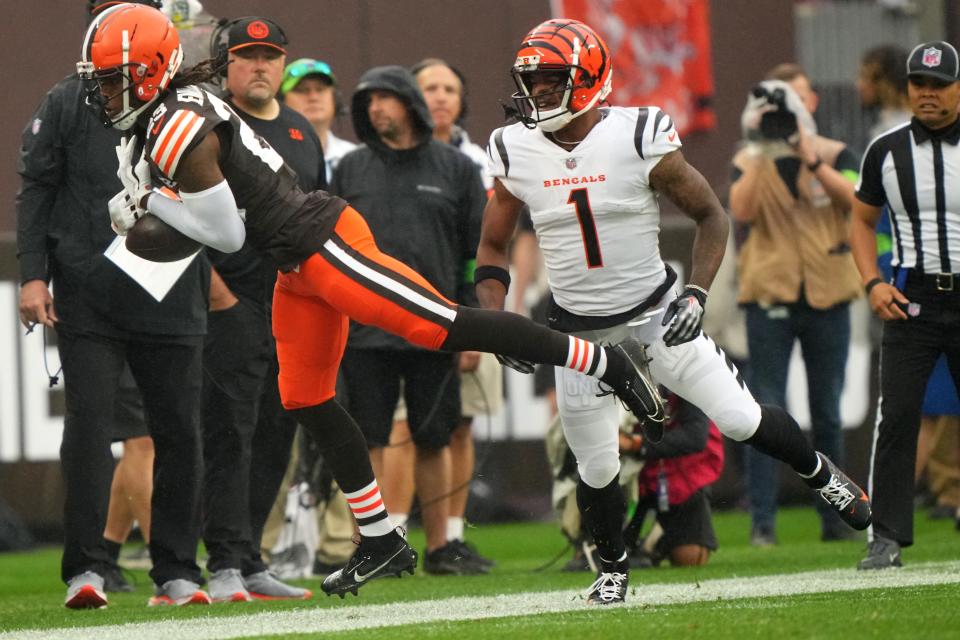 Browns cornerback Martin Emerson Jr. nearly intercept a pass intended for Bengals wide receiver Ja'Marr Chase (1) in the first quarter, Sunday, Sept. 10, 2023, in Cleveland.
