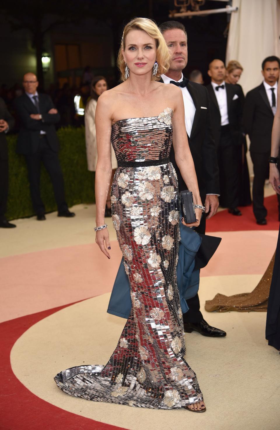 <h1 class="title">Naomi Watts in a Burberry dress, Fred Leighton jewelry, and Rauwolf bag</h1><cite class="credit">Photo: Getty Images</cite>