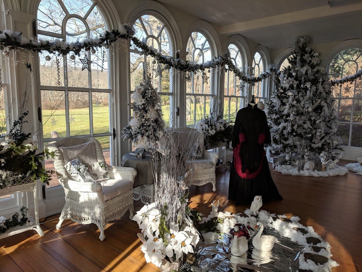 Ringwood Manor decorated for Christmas