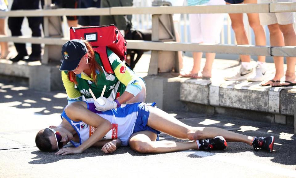 Marathon experts condemn delay in treatment to collapsed Callum Hawkins