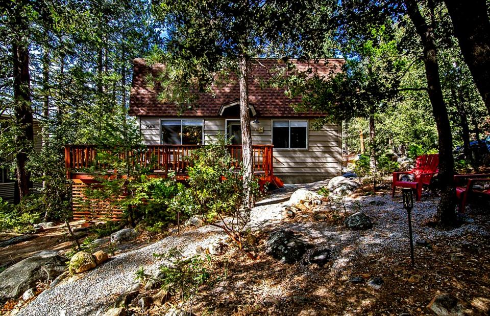 25611 Glen Road, Idyllwild.