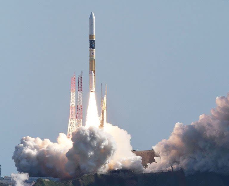 Un cohete H-IIA que transporta una pequeña sonda de superficie lunar y otros objetos despega del Centro Espacial Tanegashima en la isla Tanegashima, prefectura de Kagoshima, el 7 de septiembre de 2023