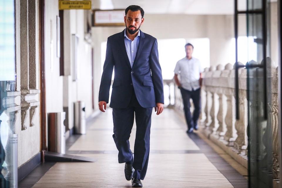 Datuk Amhari Efendi Nazaruddin is seen at the Kuala Lumpur Courts Complex September 19, 2019. — Picture by Hari Anggara