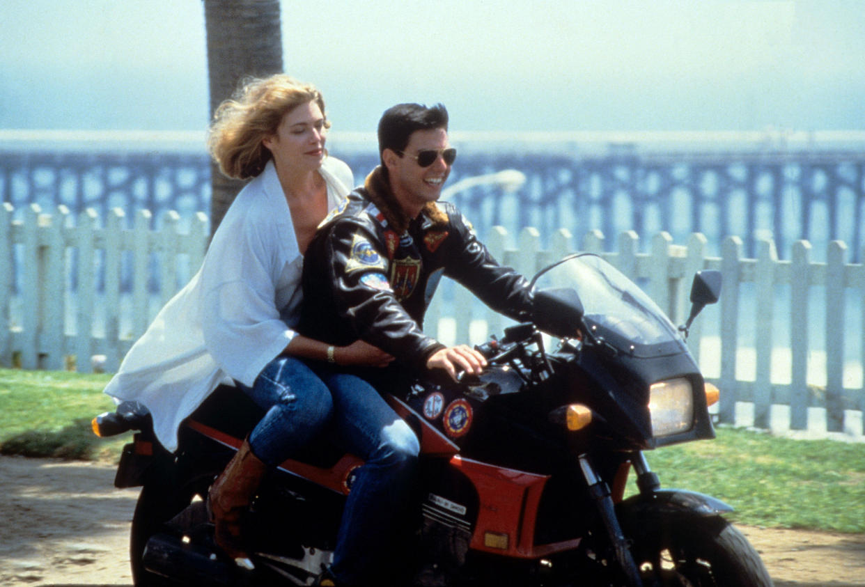 TOP GUN, Kelly McGillis, Tom Cruise, 1986 (©Paramount/Courtesy Everett Collection / Everett Collection)