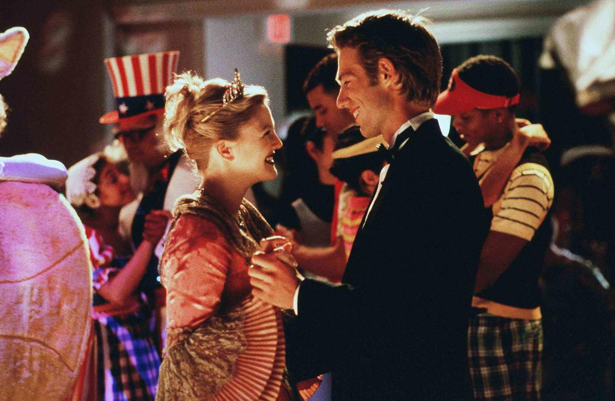 “Never Been Kissed” Turns 25! See the Starry Cast Then and Now