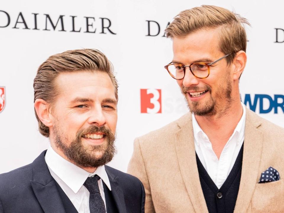 Klaas Heufer-Umlauf (l.) und Joko Winterscheidt spielen ab November wieder gegen ProSieben. (Bild: imago images/Chris Emil Janßen)