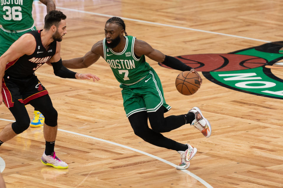 Jaylen Brown的大合約被大前輩認為根本不值。（NBA Photo by Stephen Nadler/PxImages/Icon Sportswire via Getty Images）