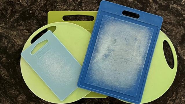 Surprise: Plastic Cutting Boards Shed Microplastics During Use - Core77