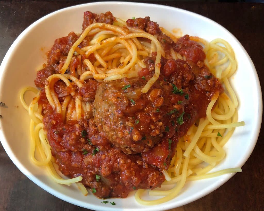 Olive Garden spaghetti and meatballs