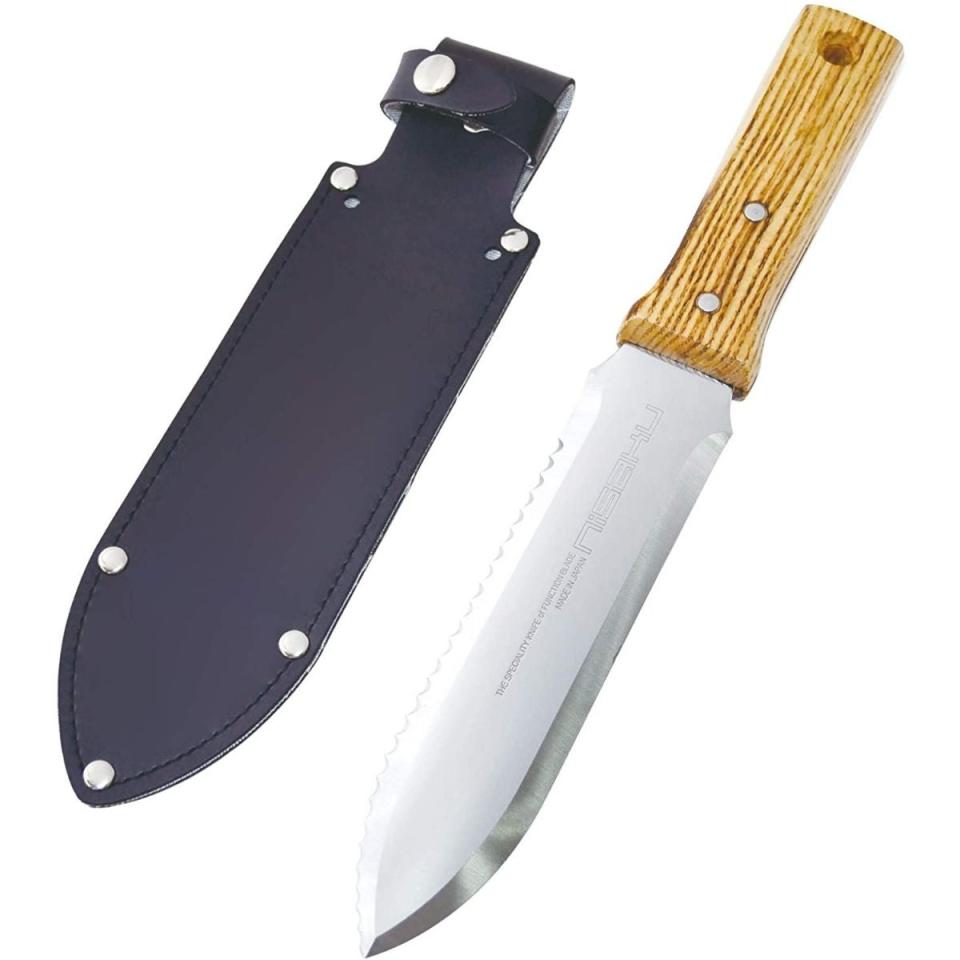 The Gifts for Gardeners Option: Nisaku Hori-Hori Weeding & Digging Knife