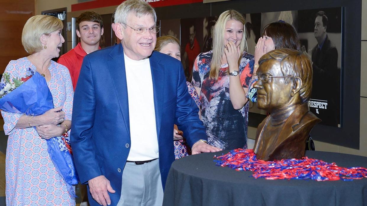 Louisiana Tech team doctor and Shreveport orthopedic physician Dr. Billy Bundrick has died.