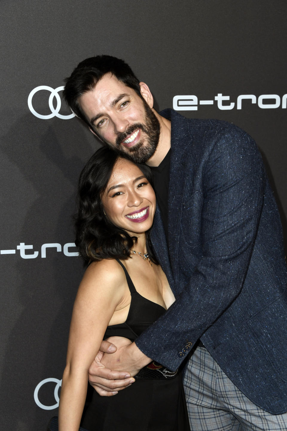 LOS ANGELES, CALIFORNIA - SEPTEMBER 19: (L-R) Linda Phan and Drew Scott are seen as Audi celebrates the 71st Emmys at Sunset Tower on September 19, 2019 in Los Angeles, California. (Photo by Frazer Harrison/Getty Images)
