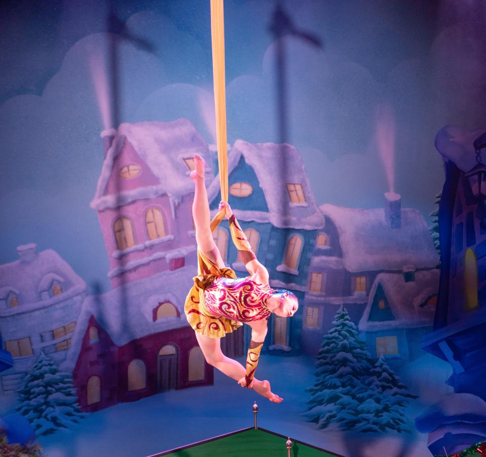 Cirque Dreams Holidaze comes to the Des Moines Civic Center in December.