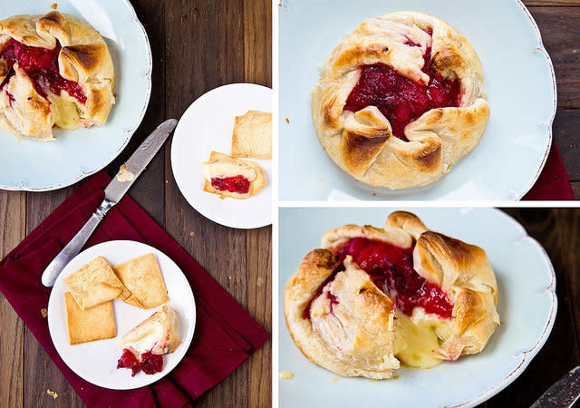 <strong>Get the <a href="http://www.jasonandshawnda.com/foodiebride/archives/14133/">Baked Brie With Cranberry-Apricot Chutney recipe</a> by Jason and Shawnda</strong>