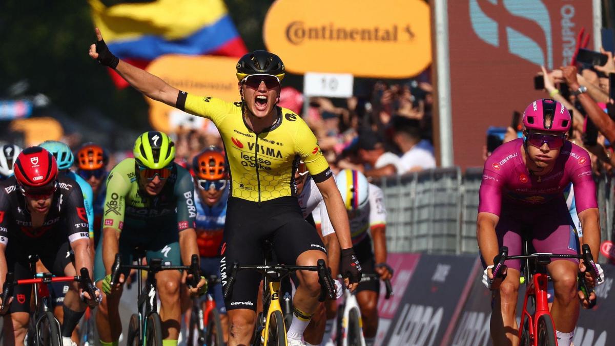 De Nederlandse hardloper Koeg wint de negende etappe van de Giro in Napels