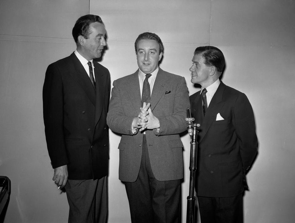 (L-R) Dennis Price, Peter Sellers and Bill Owen