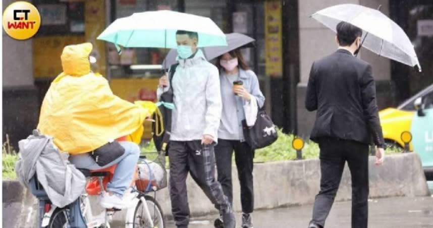 今南方雲系持續北移，清晨南部有局部短暫陣雨。（示意圖／趙文彬攝）