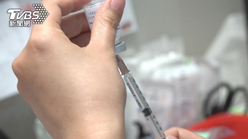 一瓶疫苗打開有６小時時效性。（圖／TVBS）