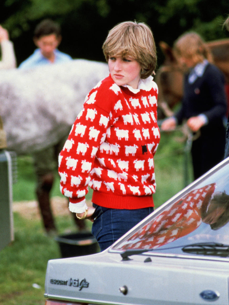 Diana, Princess of Wales wearing 'Black sheep' wool jumper by Warm and Wonderful (Muir & Osborne) to Windsor Polo on June 1981. (Tim Graham / Getty Images)