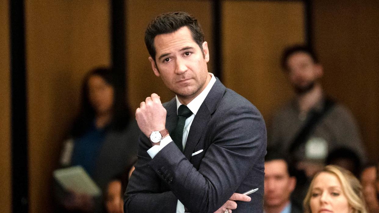  Manuel Garcia-Rulfo as Mickey Haller in The Lincoln Lawyer season 2. 