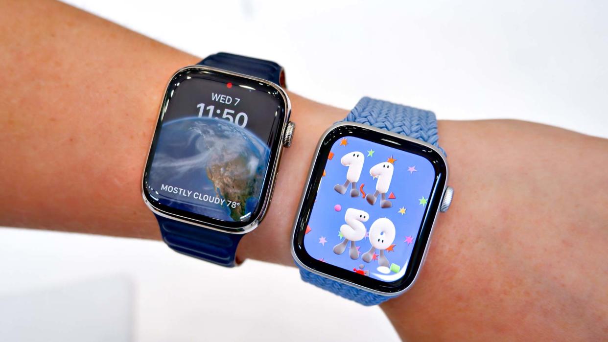  Apple Watch Series 8 vs. Apple Watch SE (2022) 