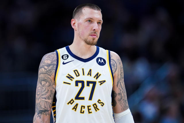 Clippers to add C Daniel Theis from Pacers amid 'growing pains,' per  reports - Yahoo Sports