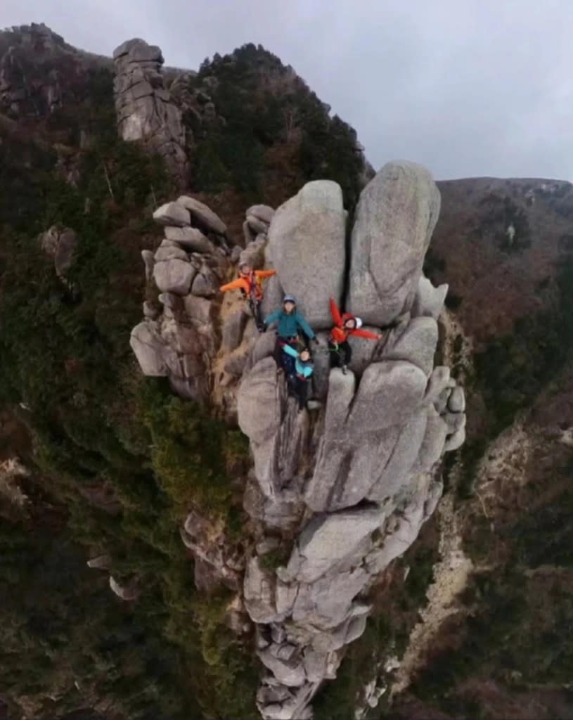 The couple had been killed while climbing a mountain in Gifu prefecture with an unidentified 48-year-old woman. Baidu