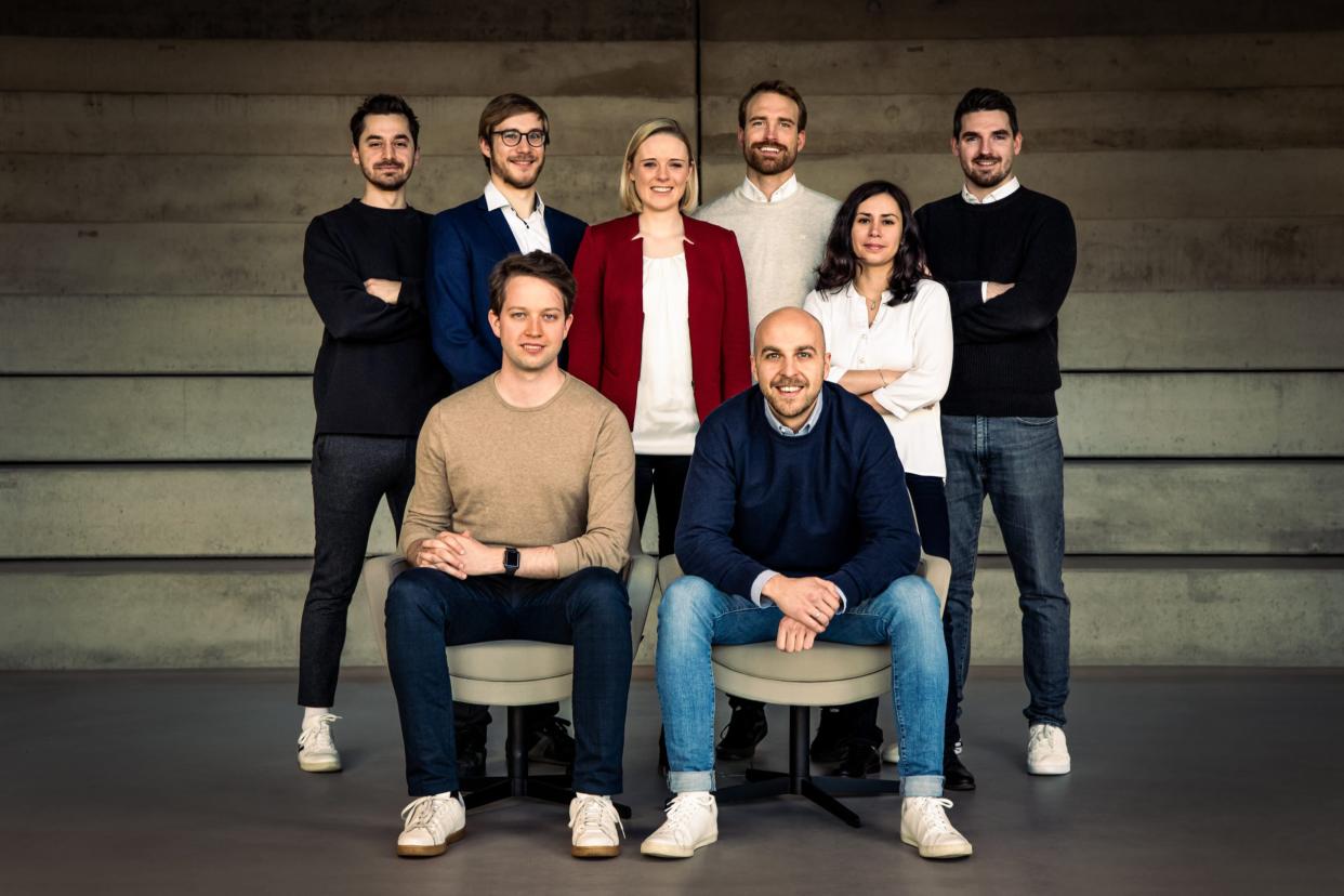 Das Team hinter dem Startup. Vorne: Cecil Wöbker, David Hahn. Hinten: Robert Urban, Hagen Schmidtchen, Beate Plendl, Fabian Memmert, Lucy Ivanova, Julian Madrzak.