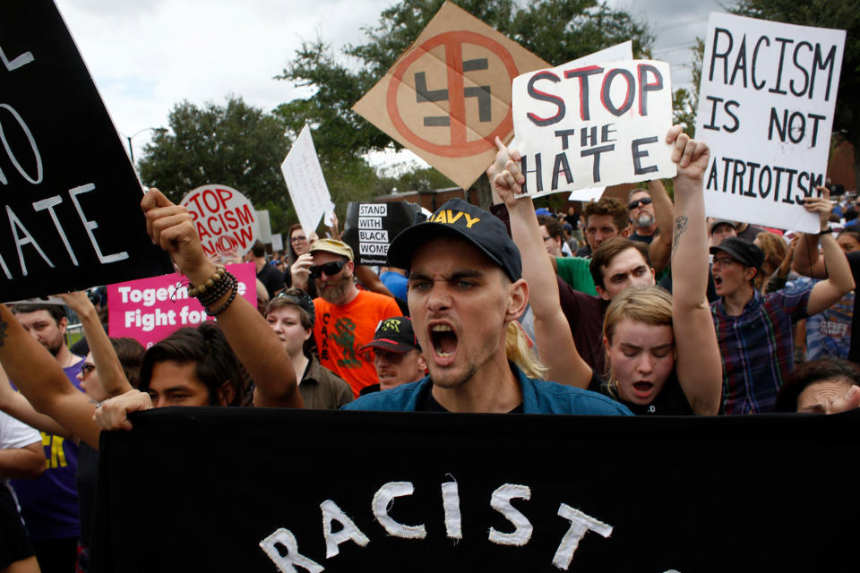 <p>Demonstrators gather at the site of a planned speech by white nationalist Richard Spencer, who popularized the term ‘alt-right’, at the University of Florida campus on Oct.19, 2017 in Gainesville, Fla. (Photo: Brian Blanco/Getty Images) </p>