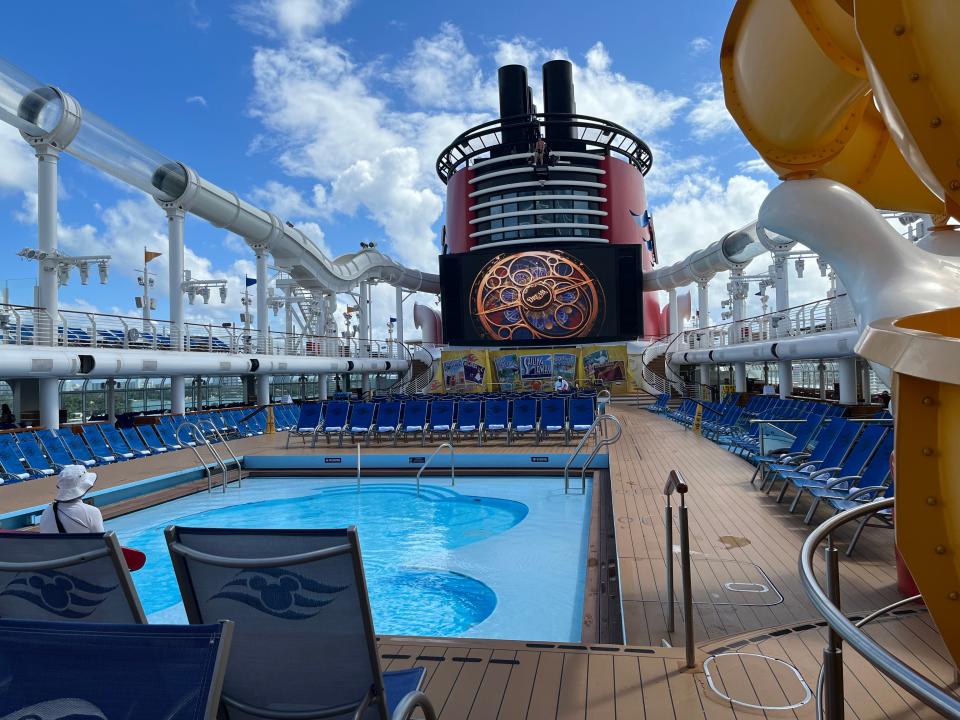 disney dream pool deck