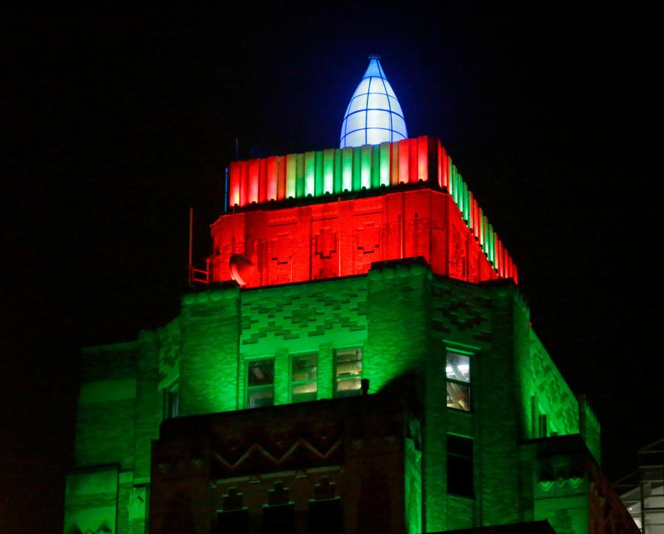 33. The Gas Light Building has lit up Milwaukee’s skyline for decades, sharing its color-coded forecast with generations of downtown visitors. Standing more than 20 feet tall and weighing 4 tons, the beacon is the crowning glory of its Art Deco building.