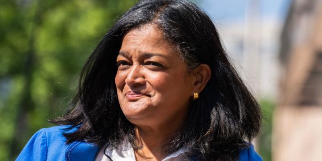 📺 Oh, Snap! Rep. Pramila Jayapal Drops Perfect Response For Fox Reporter’s Biden ‘Decline’ Talk (huffpost.com)