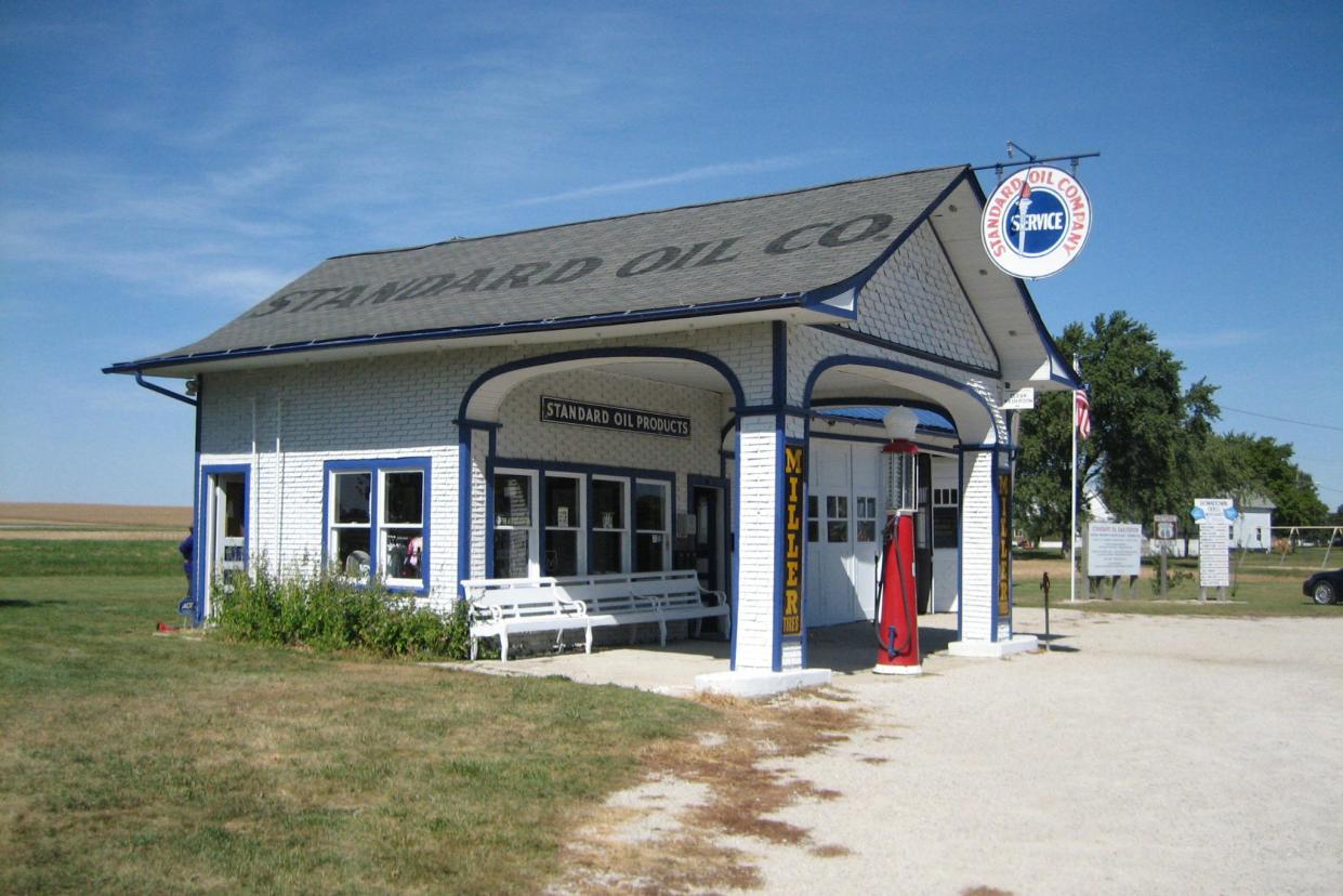 Standard Oil Gasoline Station, Odell, Illinois