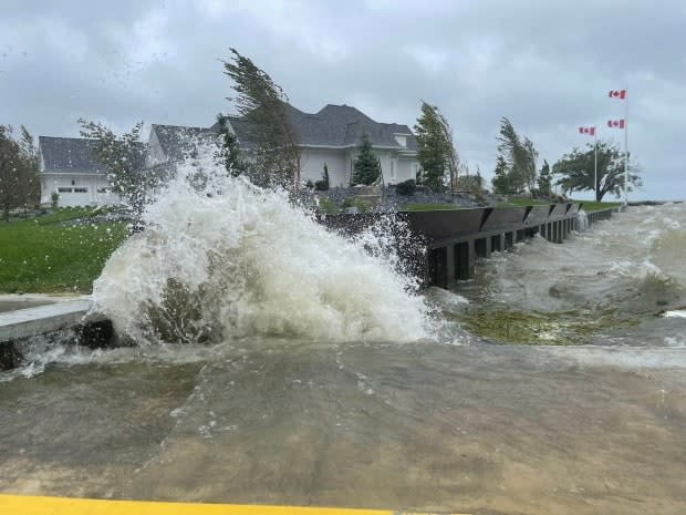 Waves crash onto the shore at Lighthouse Cove on Lake St. Clair on Sept. 22, 2021. (Chris Ensing/CBC - image credit)