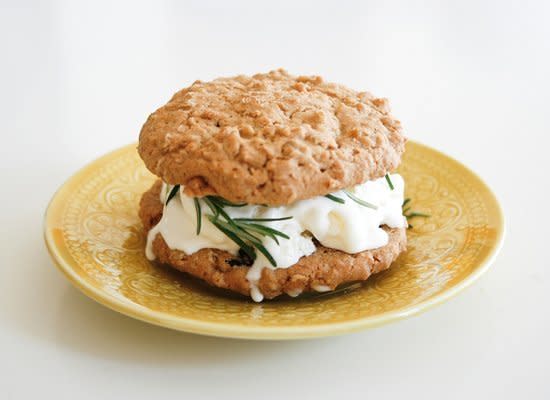 <strong>Get the <a href="http://www.oldbrandnewblog.com/2011/05/kitchen-concoctions-rosemary-ice-cream.html" target="_hplink">Rosemary Ice Cream Sandwich recipe</a> by Old Brand New</strong>