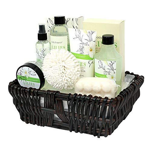 5) BODY & EARTH Spa Easter Basket