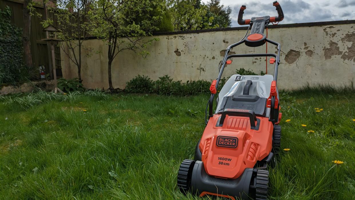  The Black + Decker BEMW472ES mower, shown in our reviewer's yard. 