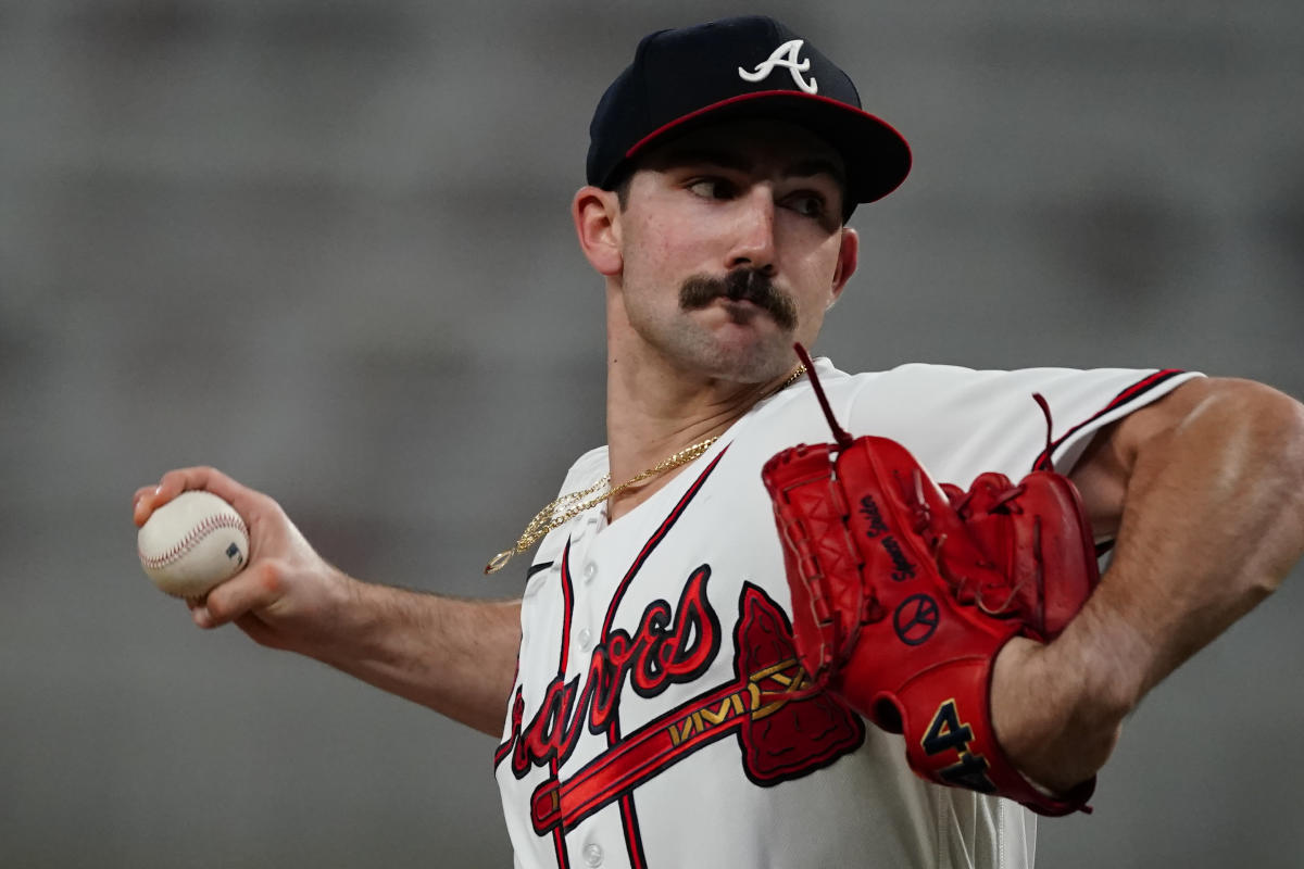 Strider fans 8, Braves top Pirates 4-2 for 9th straight win