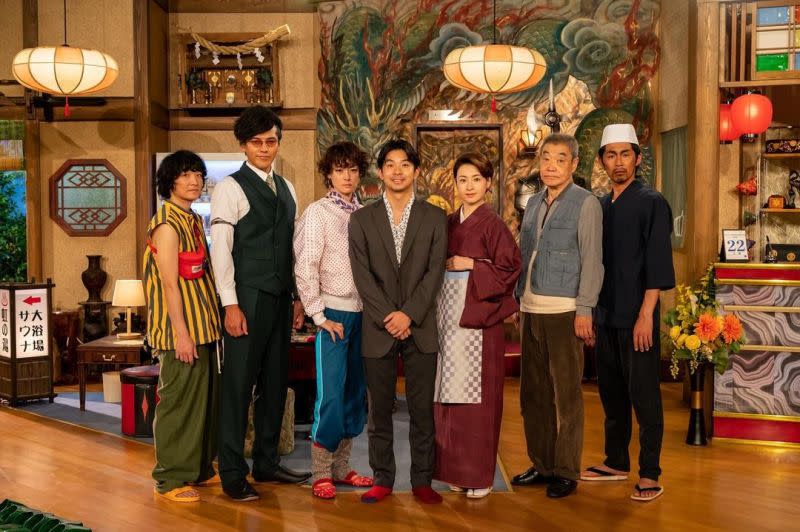 ▲石崎Huwie（左起）、要潤、市川實日子、仲野太賀、檀麗、柄本明、KAƵMA參演該劇。（圖／Japanese Style IG）