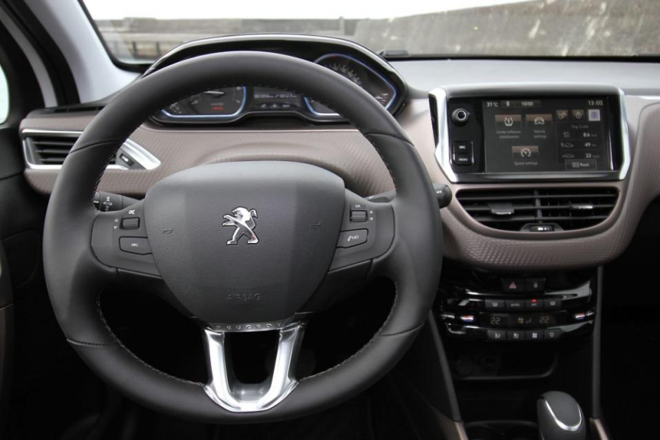 三缸渦輪搶先搭載，試駕Peugeot 2008 PureTech 1.2L Grip Control