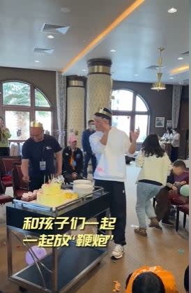 賈乃亮今年生日也在工作中度過。（圖／翻攝自賈乃亮微博）