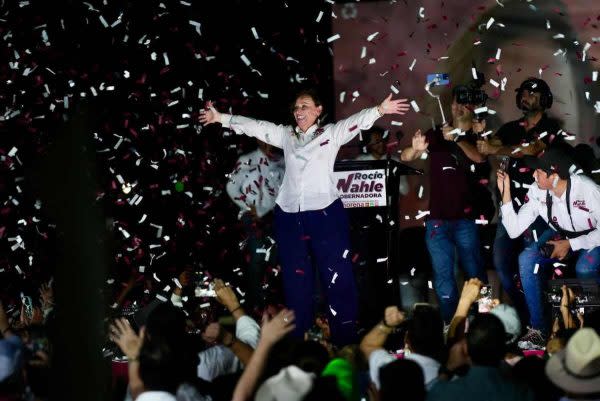  La candidata a la gubernatura de Veracruz, Rocío Nahle, por la coalición integrada por los partidos Morena, Partido del Trabajo, Partido Verde y Fuerza x Mexico, arrancó campaña en el Malecón del Puerto de Veracruz