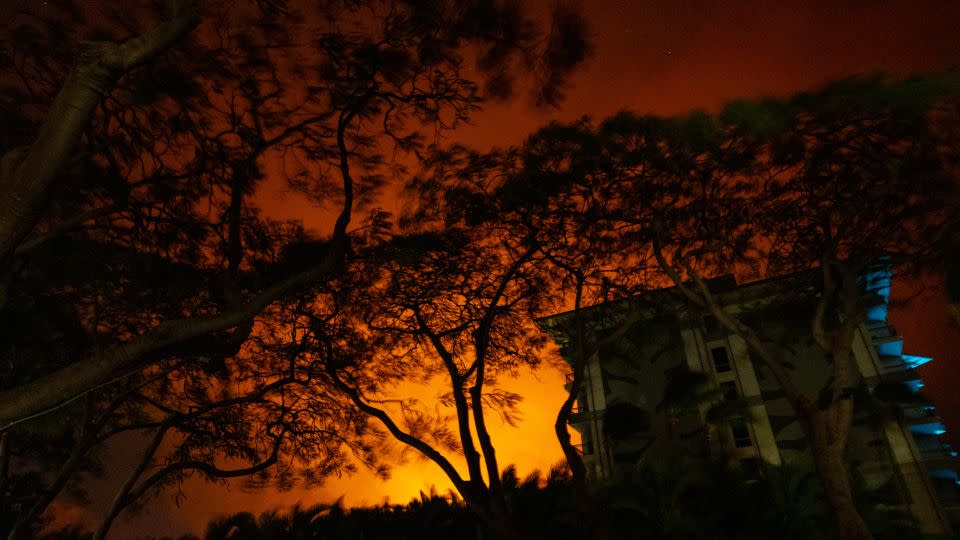 Wildfires burn over the town of Lahaina as seen in the neighboring Kaanapali Alii resort, on August 08, 2023 in Kaanapali, Maui, Hawaii. - Gonzalo Marroquin/Getty Images