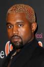 <p>Info ou intox ? En août 2015, en plein concert, Kanye West annonce à ses fans : “J’ai décidé d’être candidat à la présidentielle en 2020 » avant de repousser son intention à 2024. Toujours est-il que le rappeur n’a pas hésité à montrer son soutien envers Donald Trump lors de la campagne présidentielle. Il l’a même rencontré après son élection pour parler des « problèmes multiculturels”. Crédit photo : AFP </p>