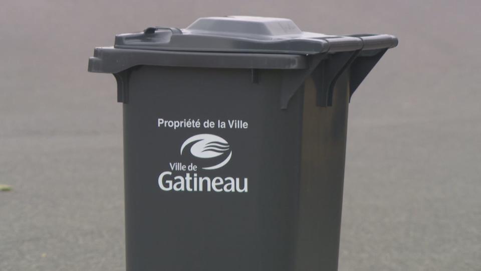 A City of Gatineau garbage bin in October 2018.