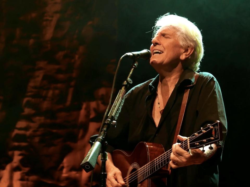 Graham Nash performing live in 2019 (Ralf Louis)