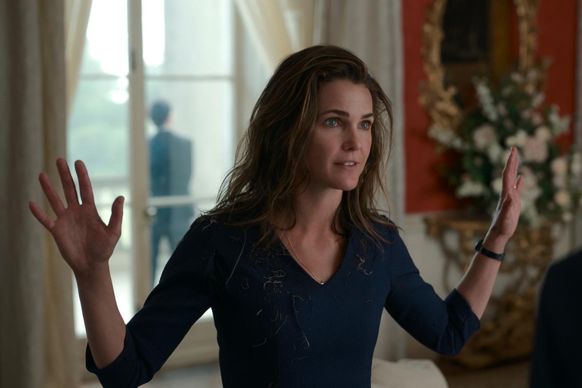 The Diplomat Keri Russell Rufus Sewell Bring Extreme Chaos To Political Drama