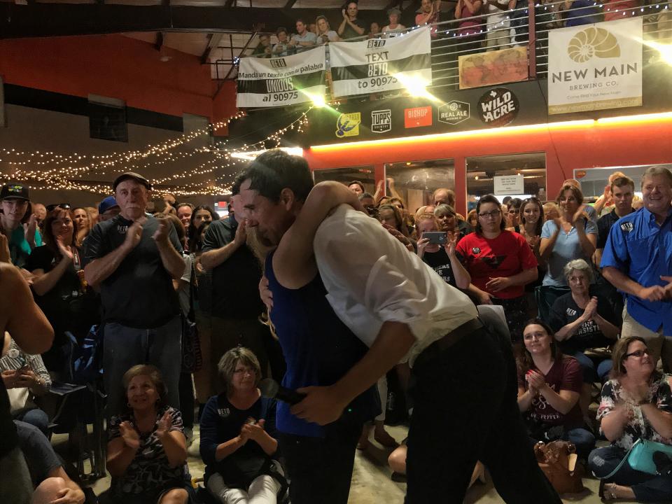 Beto O’Rourke at a town hall in Arlington, Texas. (Photo: Holly Bailey/Yahoo News)