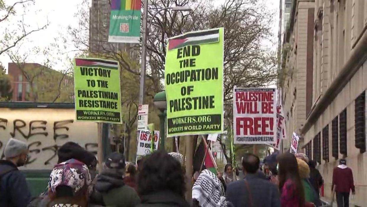 Supporters of the Palestinians demonstrate outside Columbia University on April 24, 2024. / Credit: CBS2